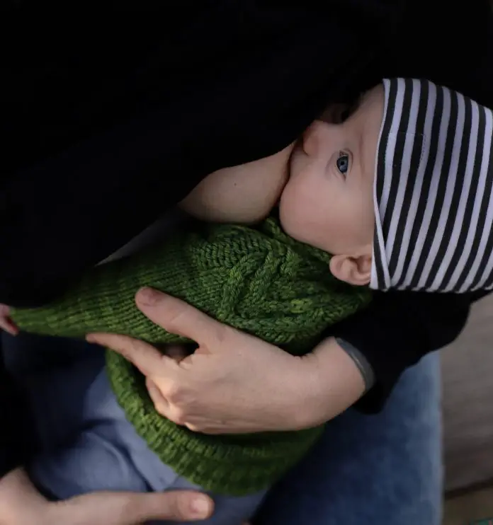 breastfeeding and formula feeding schedules